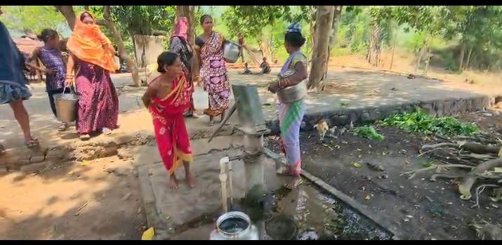 ଅଞ୍ଚଳବାସୀଙ୍କୁ ପିଇବା ପାଣି ସାତସପନ, ପ୍ରଶାସନର ଚରମ ଅବହେଳାରେ ହନ୍ତସନ୍ତ ତାଲଗୁଡ଼ ଭାଟିପଡ଼ାବାସୀ