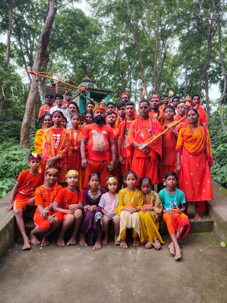 ଶ୍ରାବଣ ସୋମବାରରେ ତାଳଗୁଡ଼ ନଦୀରୁ ଜଳ ଆଣି ଧବଳେଶ୍ୱରଙ୍କ ଜଳାଭିଷେକ